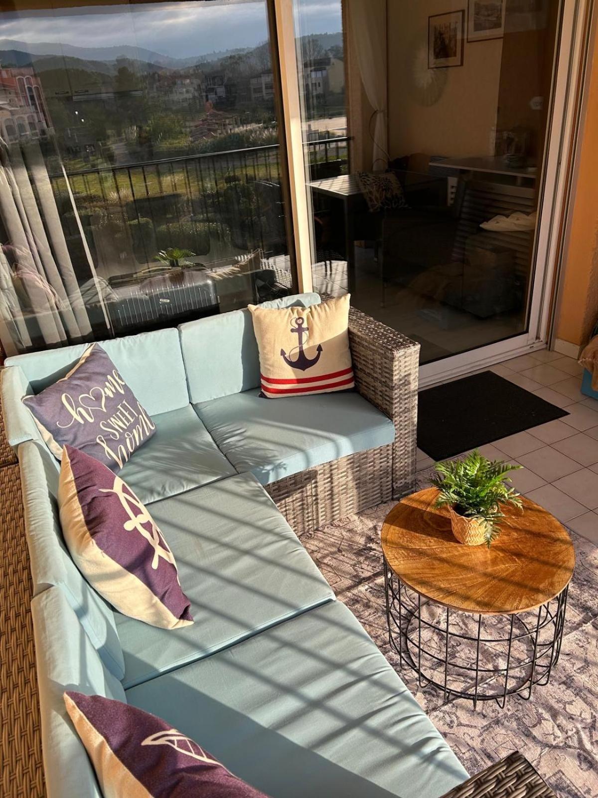 Ferienwohnung La Vie Est Belle Gassin Exterior foto