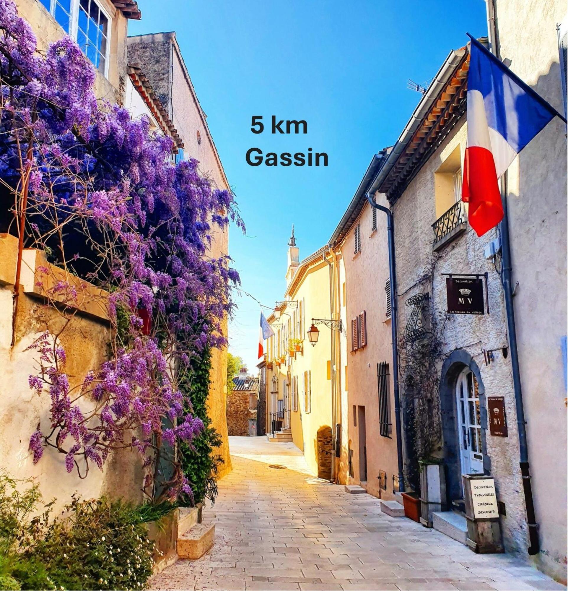 Ferienwohnung La Vie Est Belle Gassin Exterior foto